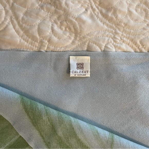 Cashmere scarf with Hand Screened Thistle Design - Picture 4 of 5